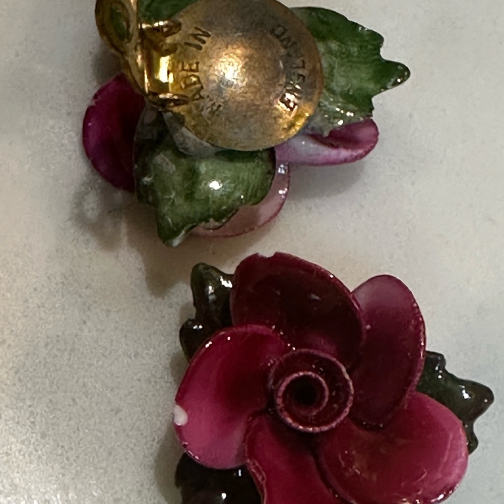 Vintage Floral Rose clip on Earrings - Pink- made in England - Picture 10 of 15